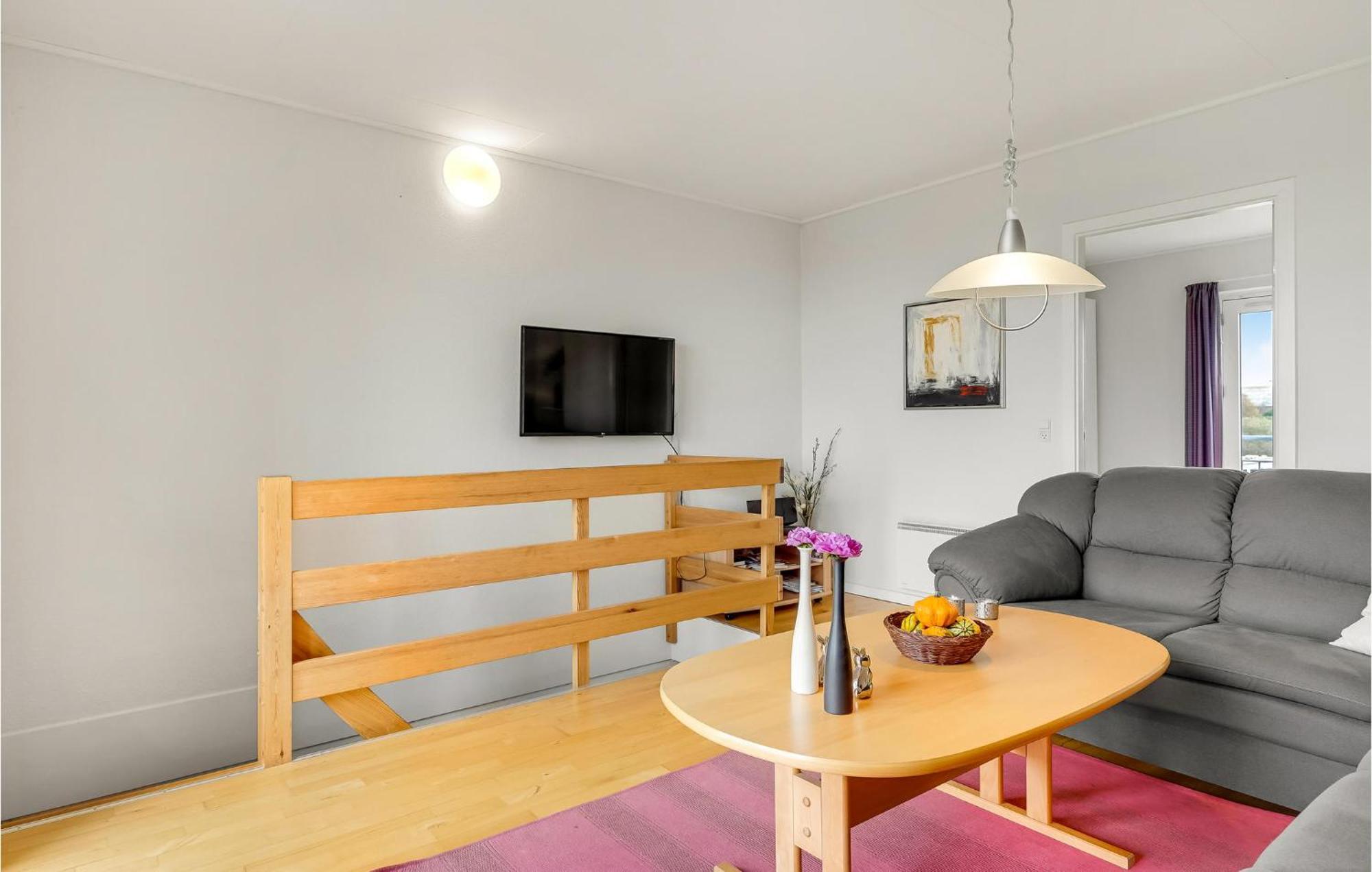 2 Bedroom Stunning Home In Hojer Bagian luar foto