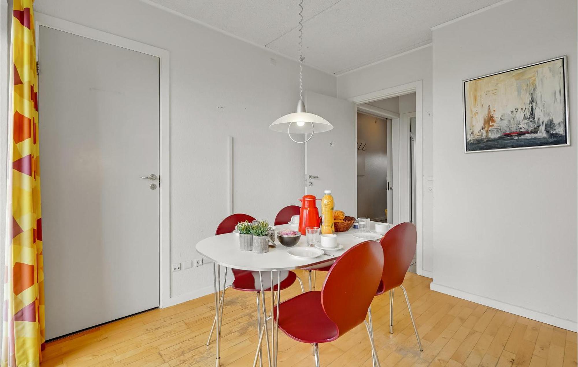 2 Bedroom Stunning Home In Hojer Bagian luar foto