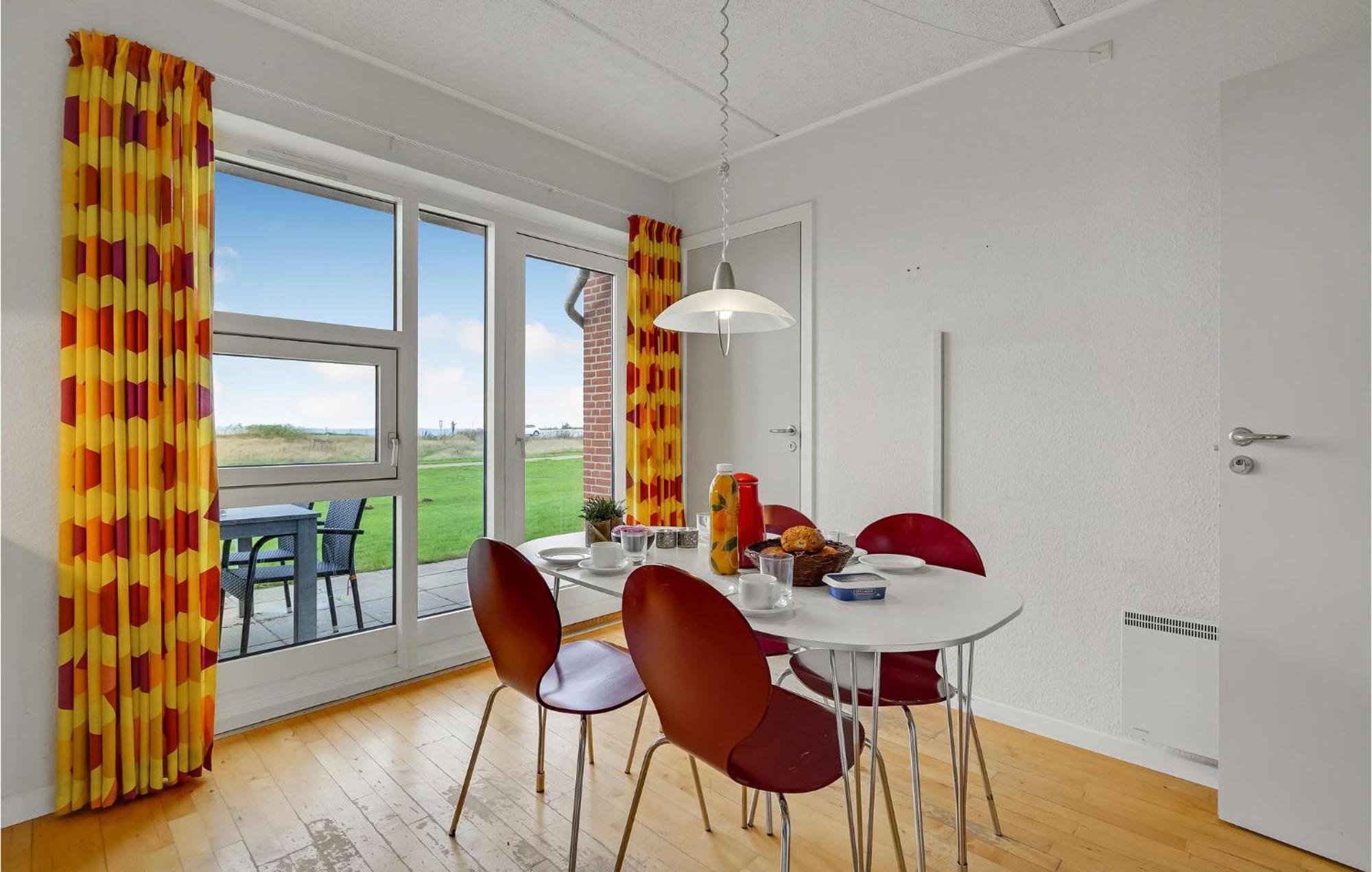 2 Bedroom Stunning Home In Hojer Bagian luar foto